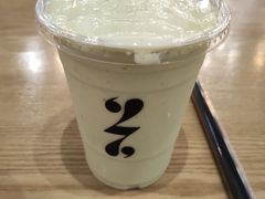 牛油果香蕉奶昔-HELLO 27 意面·沙拉·帕尼尼