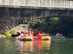 -安吉龙王山峡谷漂流