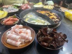 -重庆故事姊妹老火锅(财经学院店)