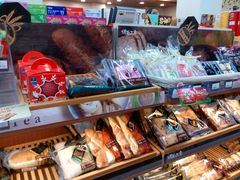 -全家便利店(洛川东路店)