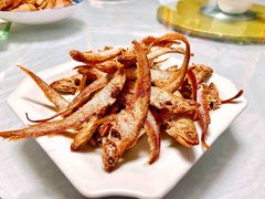 油炸小鱼干-丫丫蟹庄·苏式园林农家乐·阳澄湖大闸蟹(阳澄湖莲花岛店)