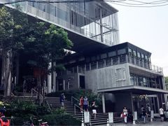 -ROAST coffee & eatery