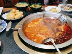 -沸炉重庆老火锅(军事博物馆店)