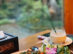 -Chom Cafe and Restaurant