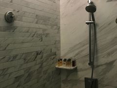 -上海滴水湖皇冠假日酒店