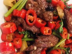 小炒黄牛肉-临界音乐酒馆·小龙虾·江湖菜(华熙LIVE·鱼洞店)