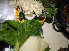 -运气牛自助酱大骨火锅(南京东路店)