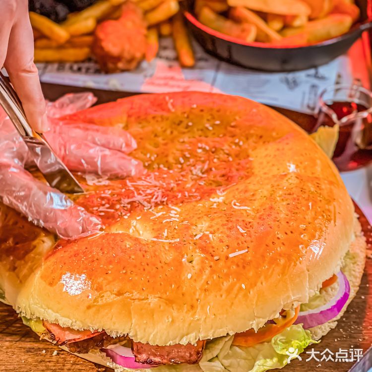 比巨无霸还霸的肥宅快乐‼️12寸的超级大汉堡🍔