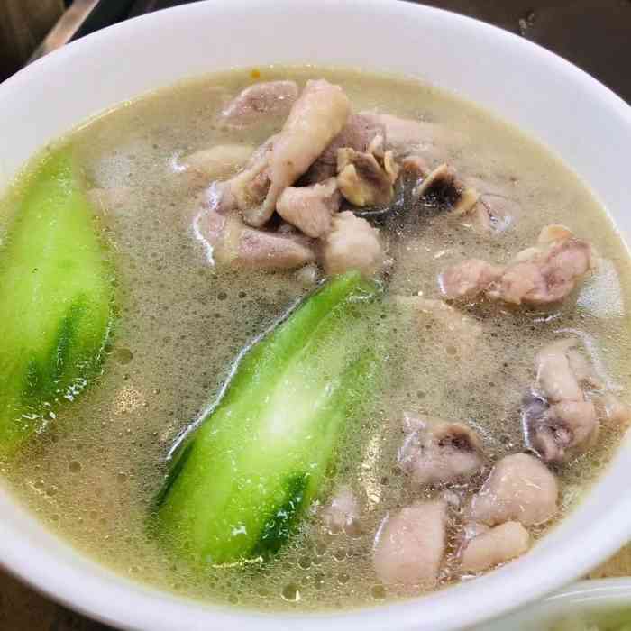 冠记肠粉专家(下渡路店)-"坐落在饮食一条街的下度路,门口就是公交车.