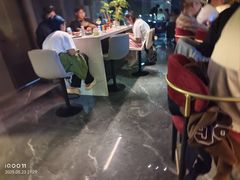 -Mx.cocktail bar