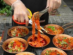 -拈签一笑黄牛肉辣卤串串