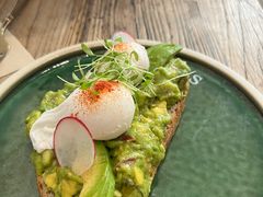 牛油果温泉蛋吐司-O'mills Sourdough Bakery&Bistro(永嘉路店)