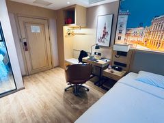 -维也纳国际酒店·重庆交通大学六公里轻轨站店