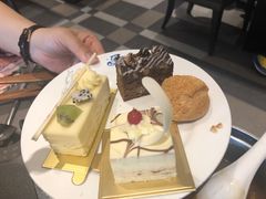 -小天鹅戴斯酒店鲸鲨百汇创作料理
