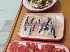 -毛辣果·贵州红酸汤牛肉火锅(西单店)