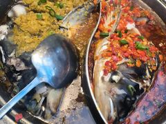 -阿瓦山寨·湘菜现炒·剁椒鱼头王(咸阳总店)