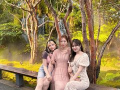 -Chom Cafe and Restaurant