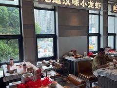 -肥肥虾庄·金牌油焖大虾(汉街SKP店)