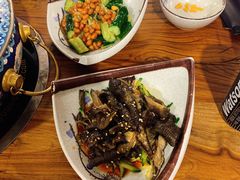 拍黄瓜加花生米-毛辣果·贵州红酸汤牛肉火锅(西单店)