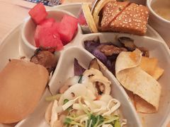 -素满香·全民食养自助(长宁龙之梦店)