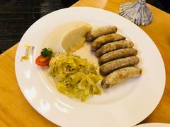 六根纽伦堡香肠配-巴伐利亚啤酒坊(意式风情街店)