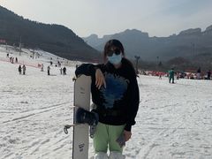-济南卧虎山滑雪场