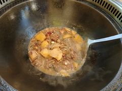 -哈尔滨烧烤·山河村铁锅炖(交大店)