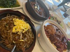 干炒牛肉河粉-金湖港式餐厅(建外店)