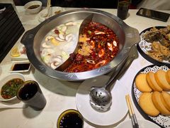 鸳鸯锅底-京门活鱼馆·鱼火锅(百子湾（原红庙）店)