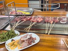 -哈尔滨小酒馆·鲜肉现穿自助烧烤(康新花园店)