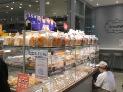 面包甜点陈列柜-BreadTalk面包新语·烘焙蛋糕(领展购物广场店)