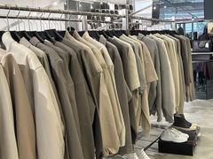 -LuOne凯德晶萃广场(徐家汇路店)