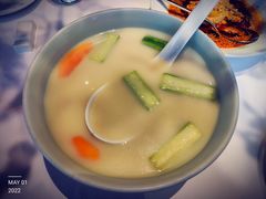 浓汤丝瓜野山菌汤-俏江南天津时尚曲艺主题餐厅(马场道店)