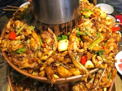 -沪小二炭火蛙锅(淮海中路美食不夜城店)