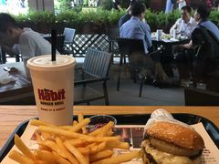 -The Habit Burger Grill 哈比特汉堡(爱琴海店)
