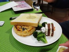 -西安钟楼北大街希尔顿欢朋酒店