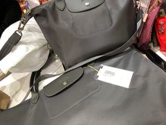 -Longchamp(佛罗伦萨小镇奥特莱斯店)