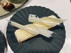 -潮一不贰·法式甜品·生日蛋糕·西式简餐(外滩店)