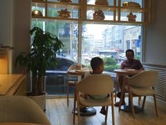 靠窗位-好利来(新建北路店)