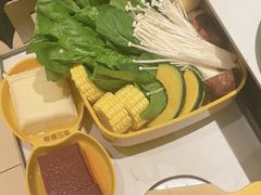 -润园四季椰子鸡火锅(卓越INTOWN店)