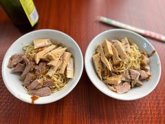 -松树干拌面店