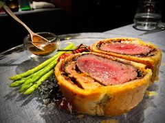 惠灵顿牛排-弦月窗LUNETTE BY AMANDA(复兴路店)