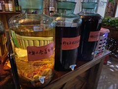 -果松木炭酸菜铜火锅·外婆参鸡汤