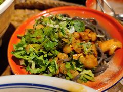 怪味蕨根粉-爆炸头阿姨小四川正宗川味小吃(无任何分店)