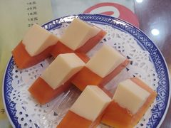 木瓜奶冻-广信牛奶甜品世家(台东店)