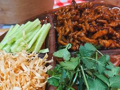 -老郑家东北春饼(龙悦居店)