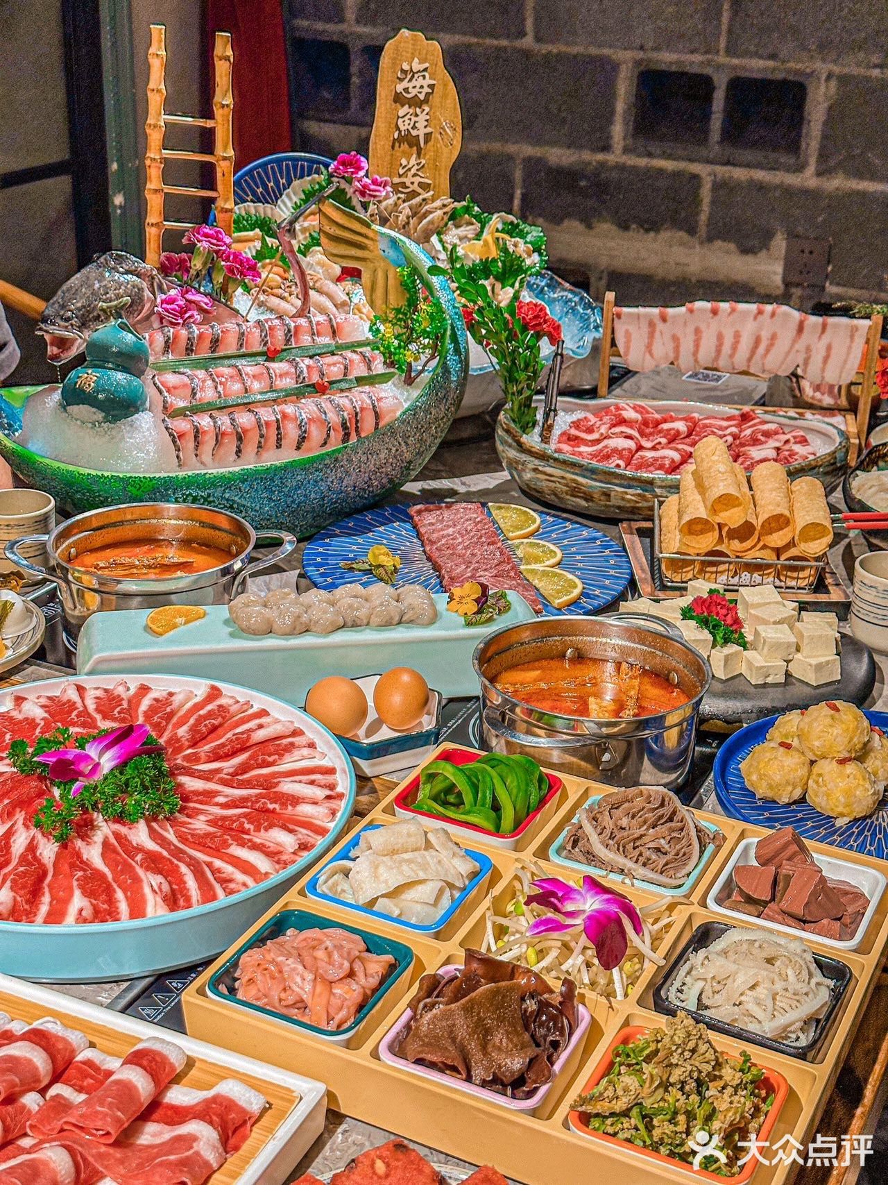 沈阳奉天巷老上海城堡古风火锅店过周末