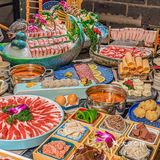 沈阳奉天巷老上海城堡古风火锅店过周末