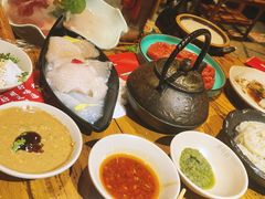 -老牌坊云南鱼豆花火锅(爱建店)