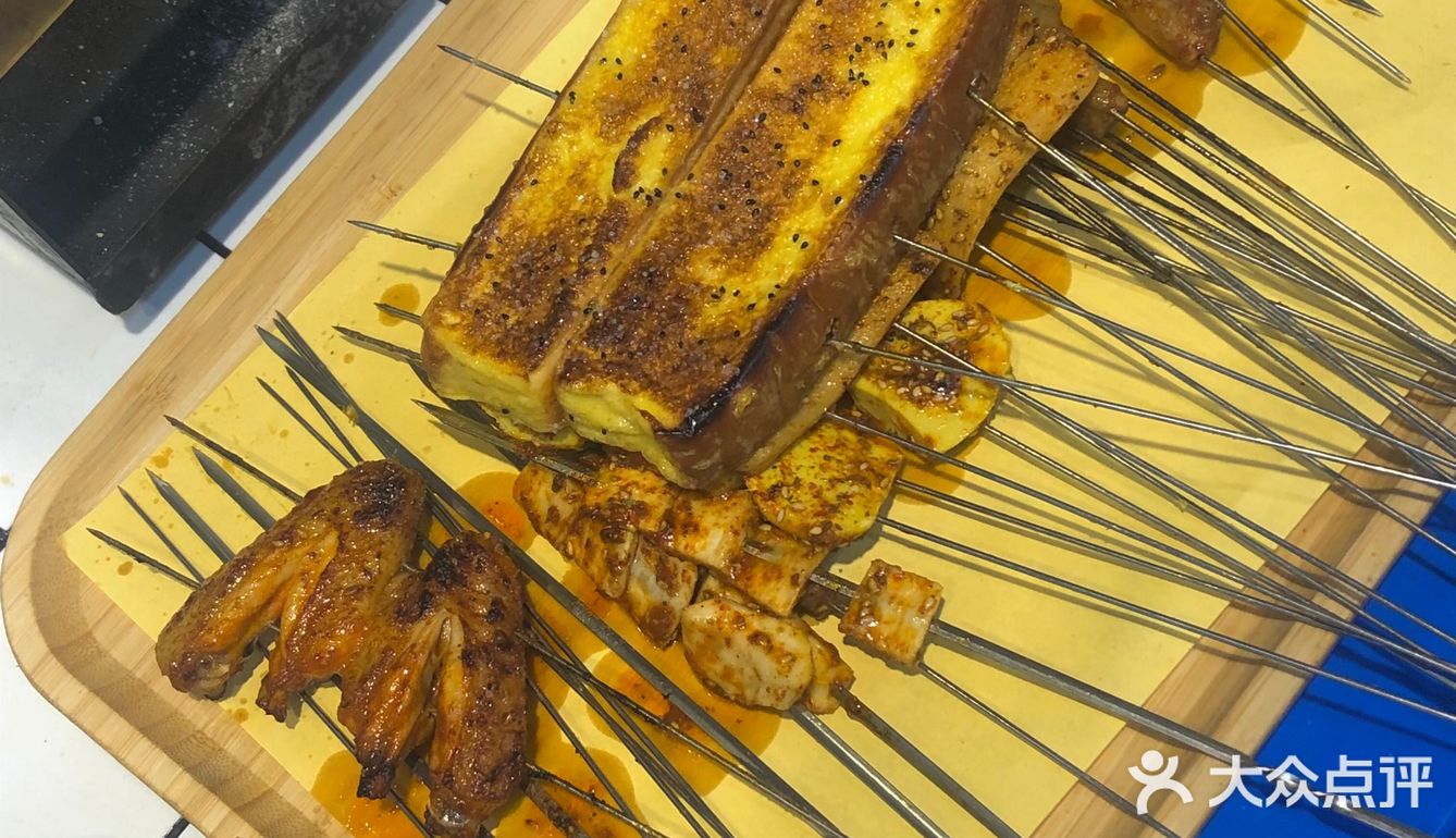 三十几块一大桌东西，人均三四十吃的很棒